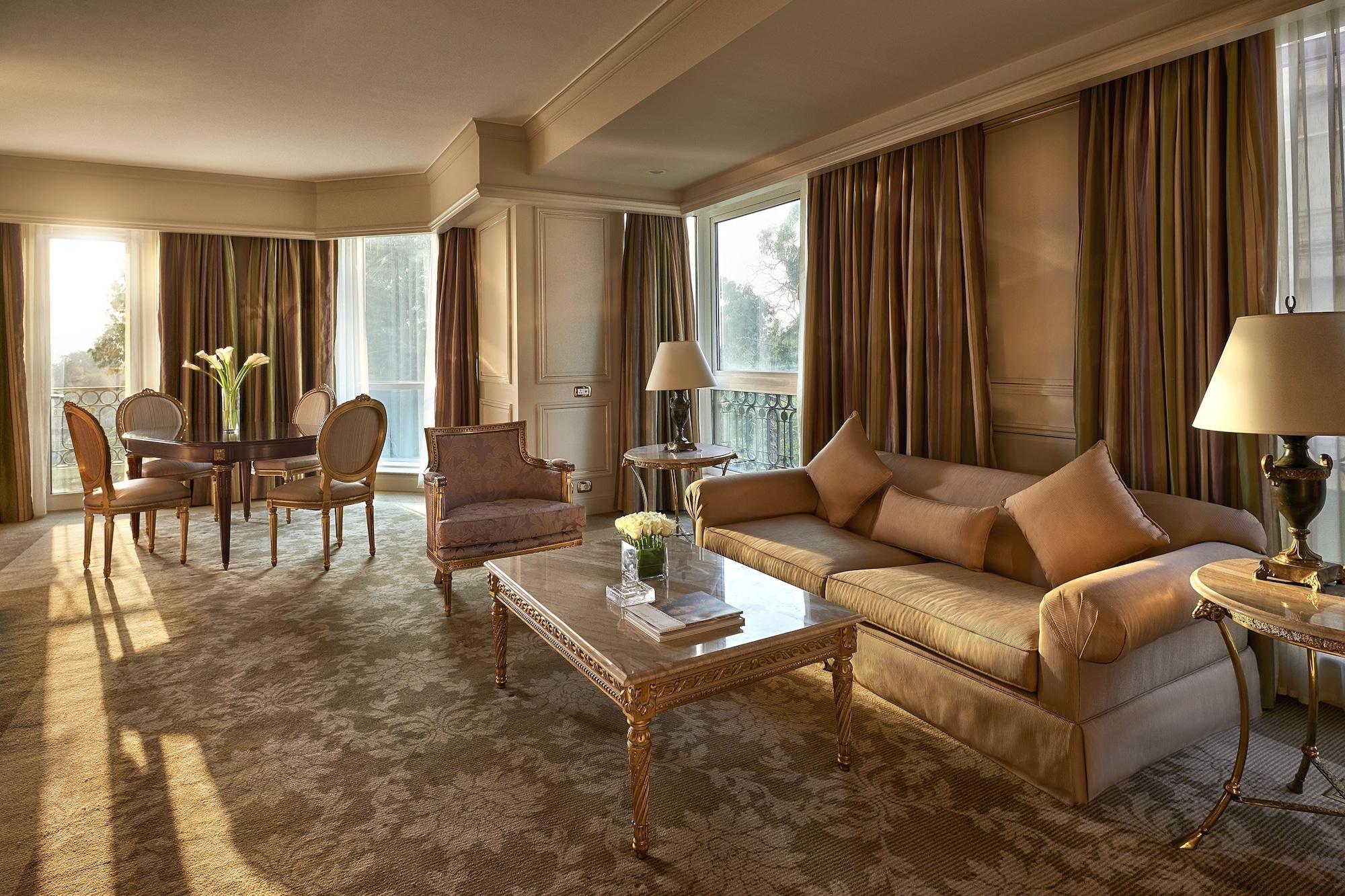 Four Seasons Cairo At The First Residence Giza Екстер'єр фото A suite at the Four Seasons Hotel, London