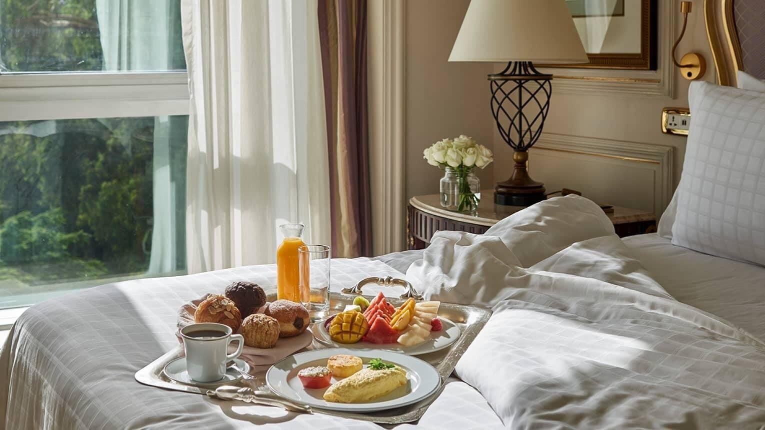 Four Seasons Cairo At The First Residence Giza Екстер'єр фото Room service