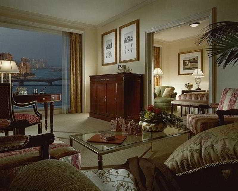 Four Seasons Cairo At The First Residence Giza Екстер'єр фото A suite at the Four Seasons Hotel