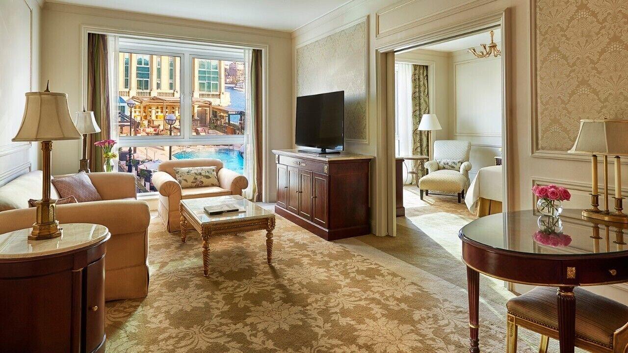 Four Seasons Cairo At The First Residence Giza Екстер'єр фото A suite at The Peninsula