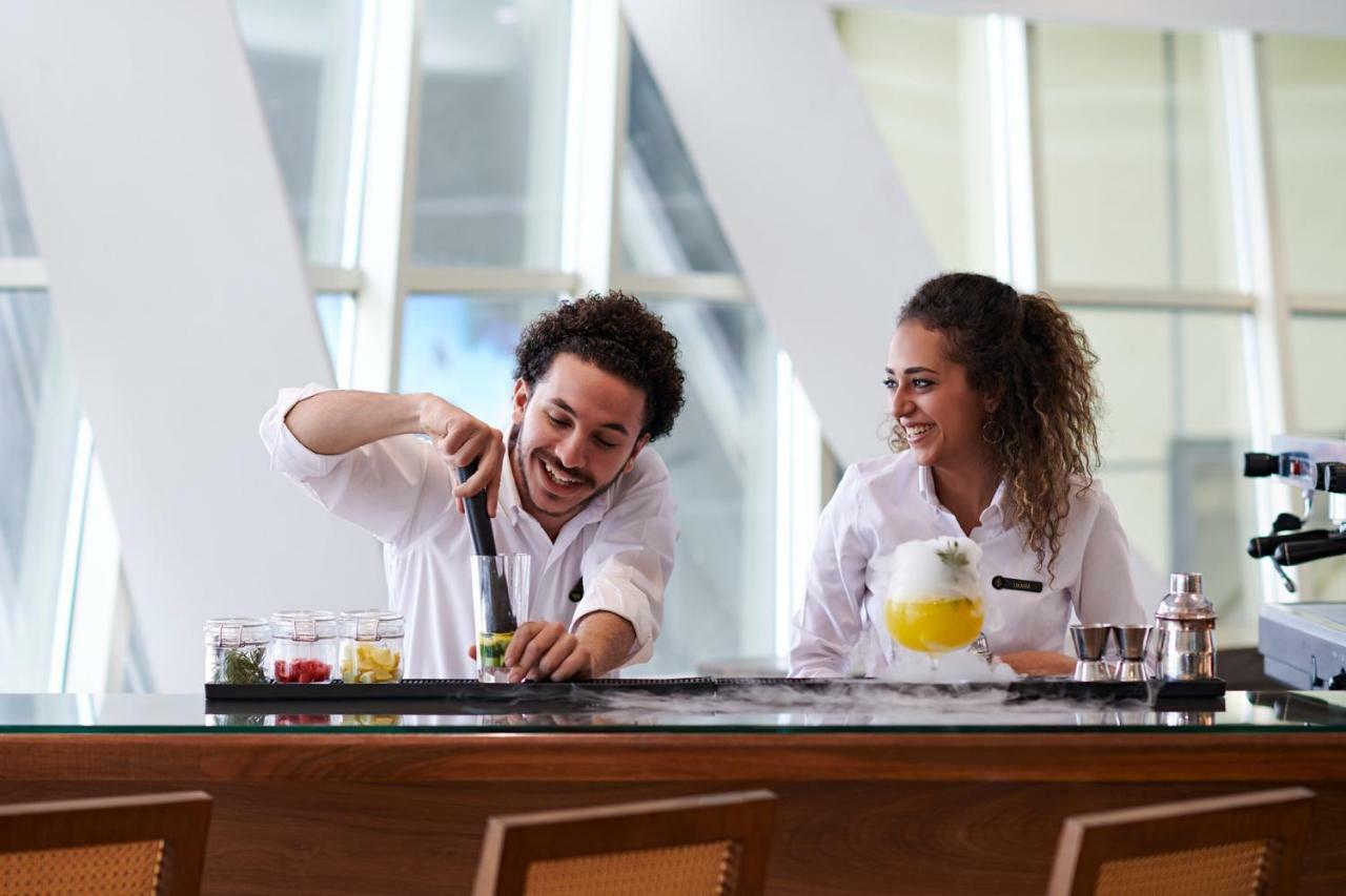 Four Seasons Cairo At The First Residence Giza Екстер'єр фото Students at the University of Gastronomic Tourism